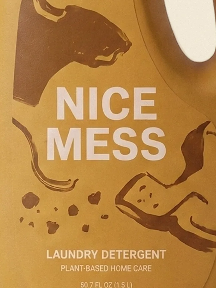 Close-up of the hand-drawn illustration on the Laundry Detergent label